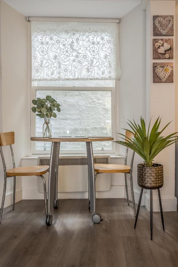 Spacious & Cosy Studio Flat In The Heart Of Edinburgh City Centre Edimburgo Exterior foto
